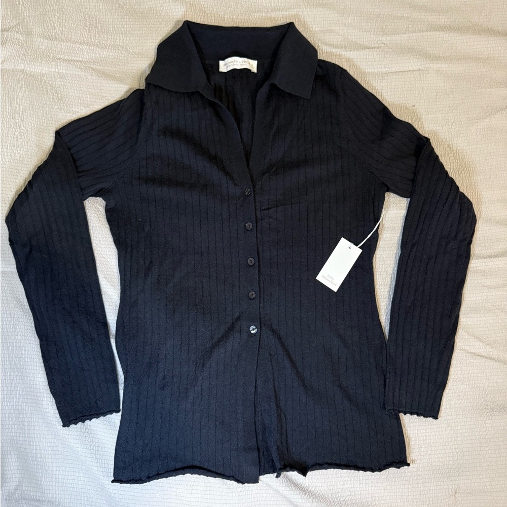 Abercrombie & Fitch Black Ribbed Button Down Shirt